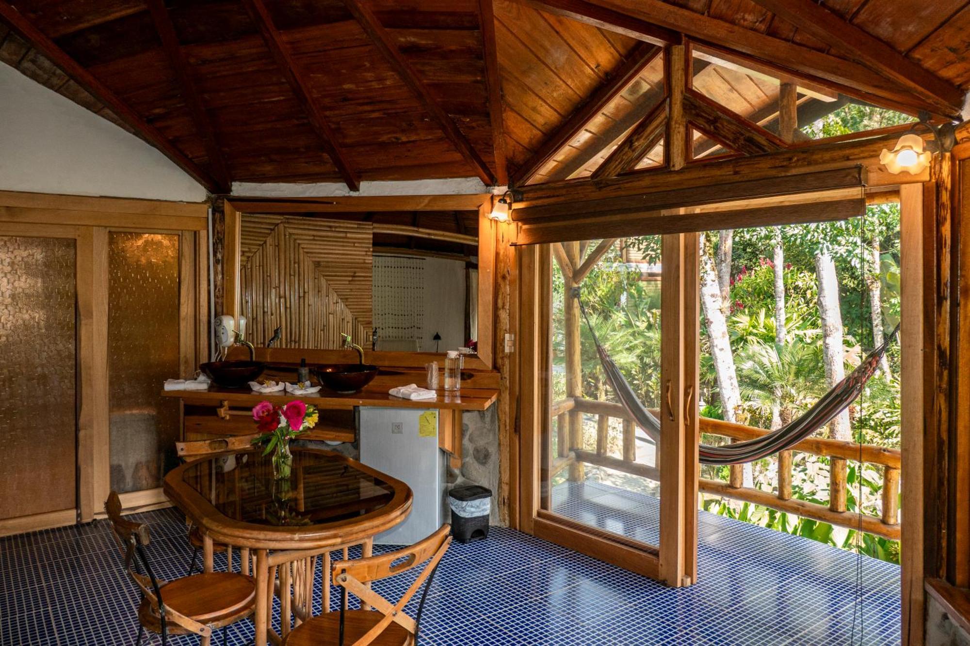 Saguamby Mindo Lodge Ngoại thất bức ảnh