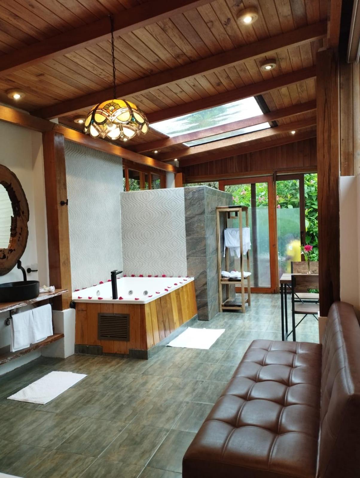 Saguamby Mindo Lodge Ngoại thất bức ảnh