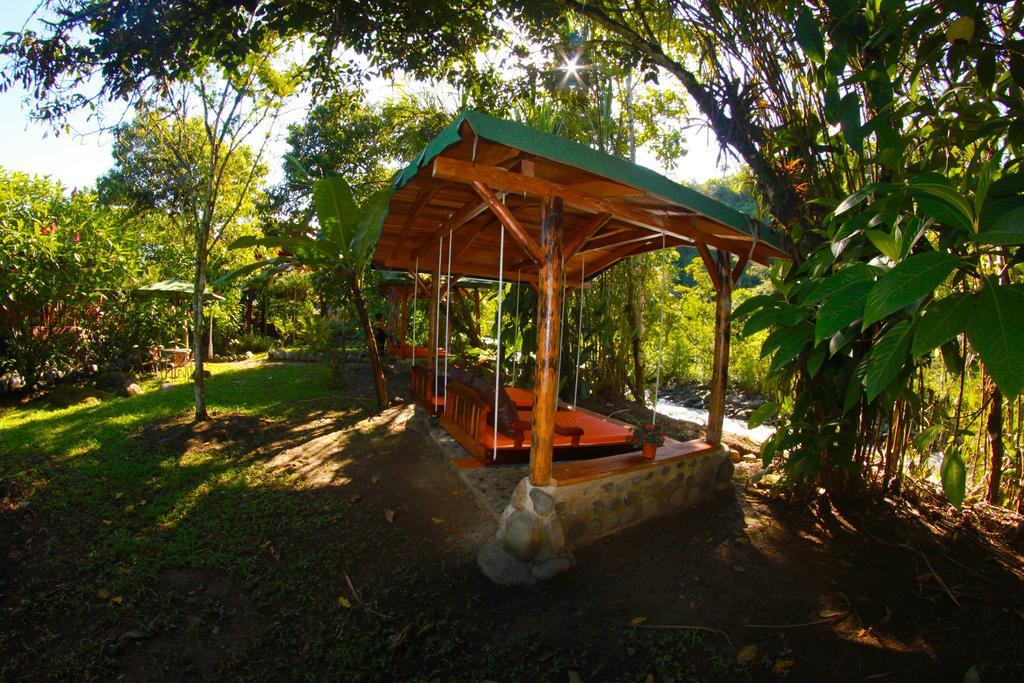 Saguamby Mindo Lodge Ngoại thất bức ảnh